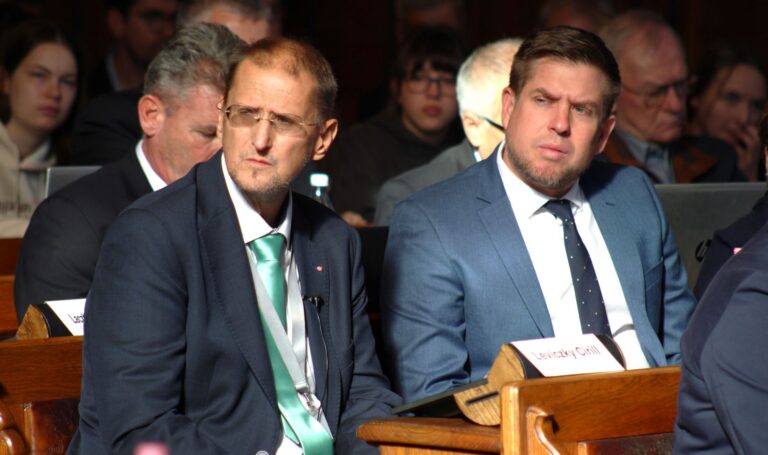 A kecskeméti Fidesz-KDNP megszavazta: eltörölték a képviselők napirend utáni felszólalását