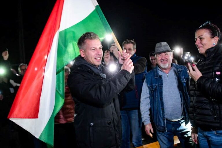 Magyar Péter választási csalásnak tartja, hogy a Fidesz kamu idézeteket ad a szájába