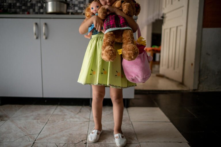 Újra leszavazta a Fidesz a gyermekvédelmi és szociális dolgozók 50 százalékos béremelését