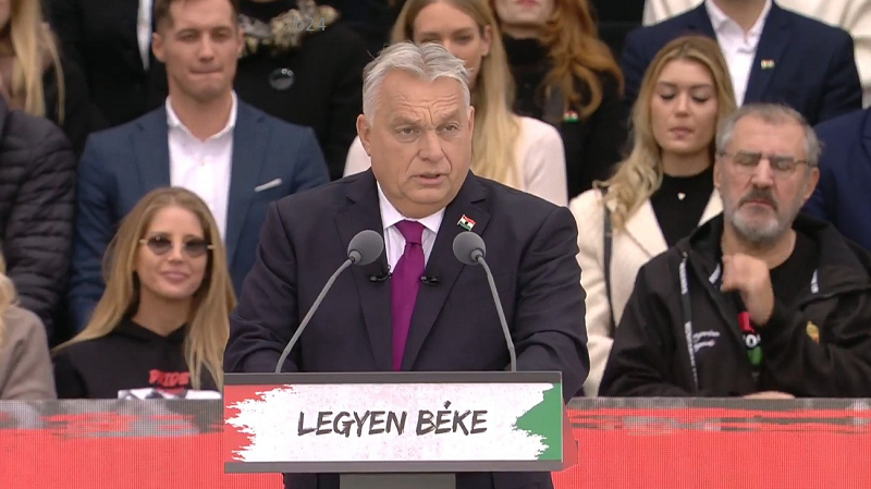 Orbán “megtévesztett fiatalokról” beszél és suhintani akar, Magyar pedig összefogni és a győzelem után árkokat betemetni