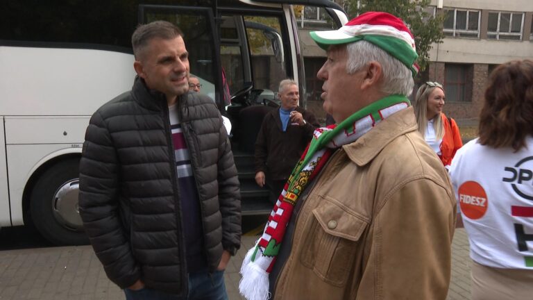 Párt és állam kéz a kézben – amikor a pártpolitika beköltözik Kecskemét járási hivatalába