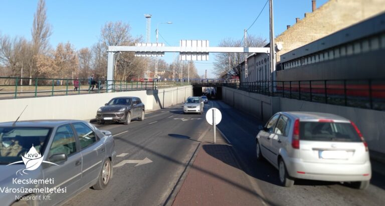 Kedd hajnalban takarítják az aluljárót, félpályás útlezárás várható