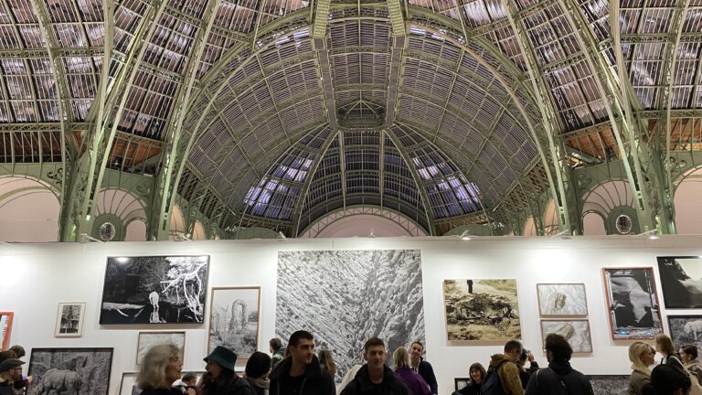 Ahol a világ képpé állt össze – helyszíni riport a Paris Photo 2025-ről (galériával)