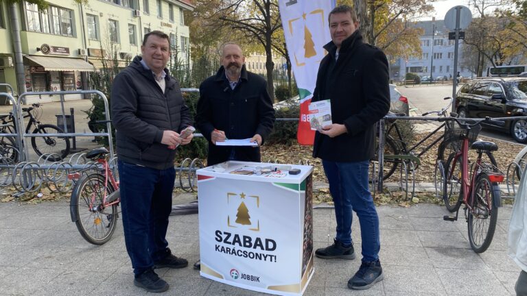 A szenteste munkaszüneti nappá nyilvánításáért kampányolt a Jobbik Kecskeméten