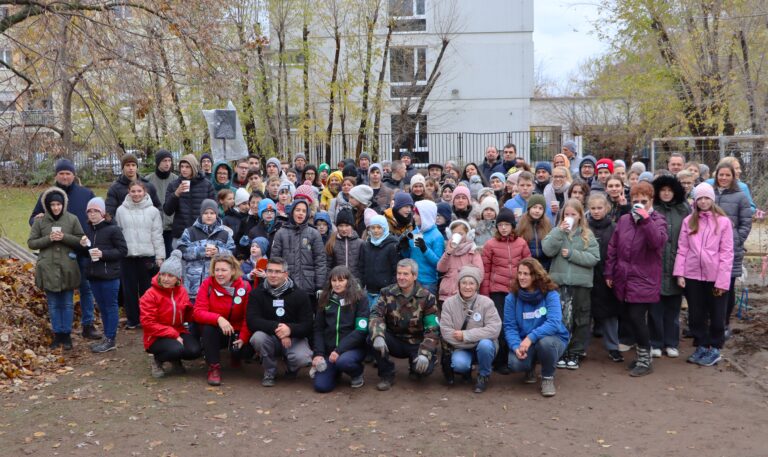 Zöldítésből jeles: Miyawaki minierdőt ültettek a Bányai Júlia Gimnáziumban – videóval