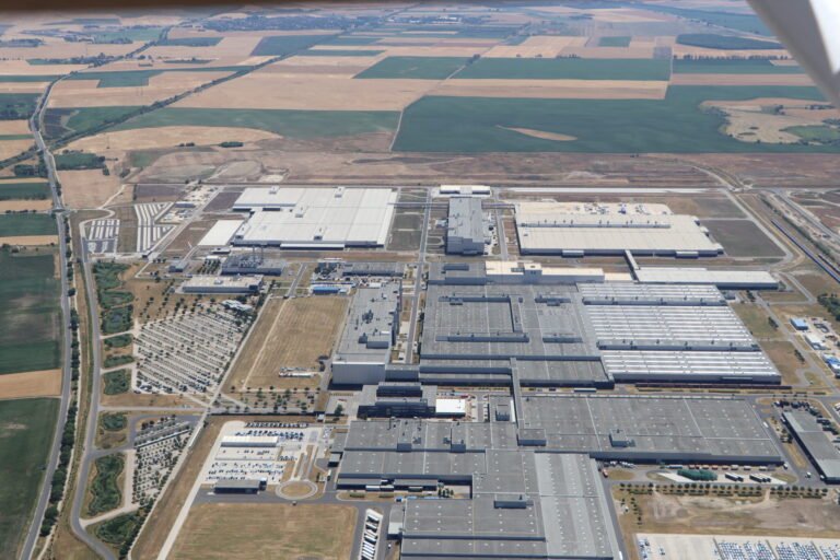 Naperőművet telepít a kecskeméti Mercedes-gyár