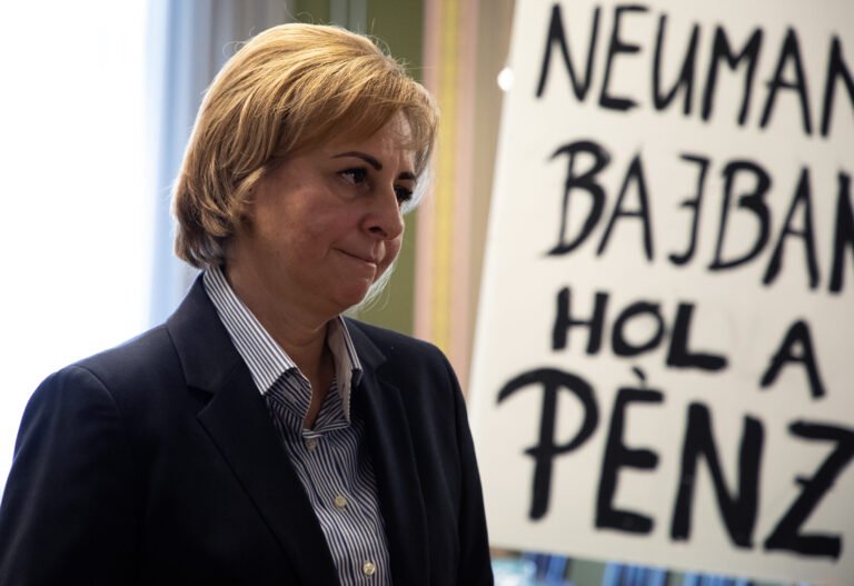 Nyomoznak az NJEA 127,5 milliárdos befektetése miatt, de még senkit sem hallgattak ki