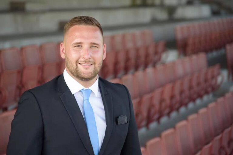 Ittas agresszió utáni felemás lemondás Nagykőrösön: mégis ki a fene az a Sohajda Márk?