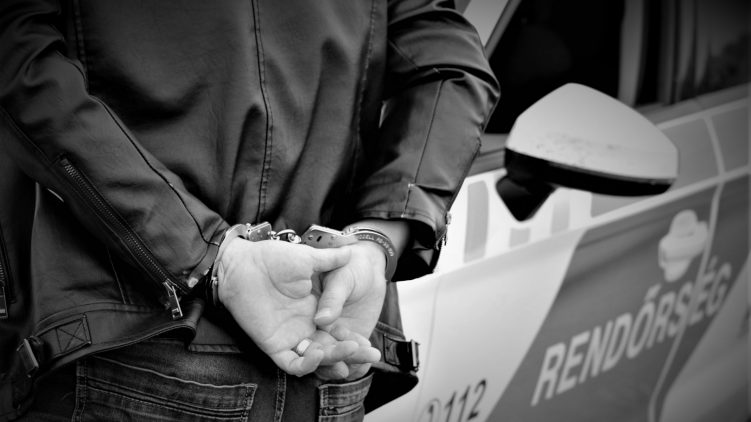 Kábítószer-kereskedőket vett őrizetbe a kecskeméti rendőrség