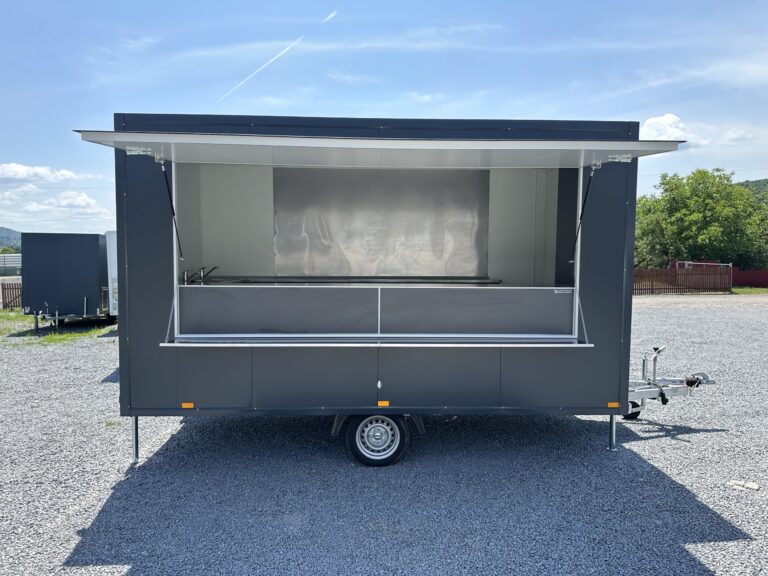 Egy kecskeméti utánfutós cég 379 vásárlót károsított meg, a rendőrség még mindig nyomoz