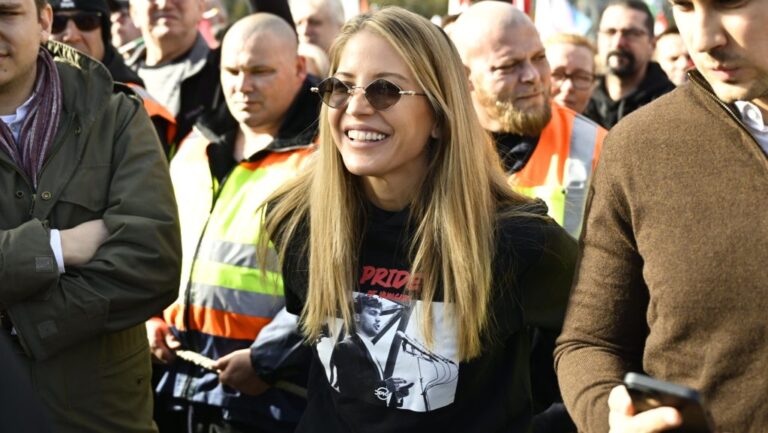 Szabó Zsófit 15 ezren követték ki az Instagramon, amióta a Fidesz kirakatembere lett