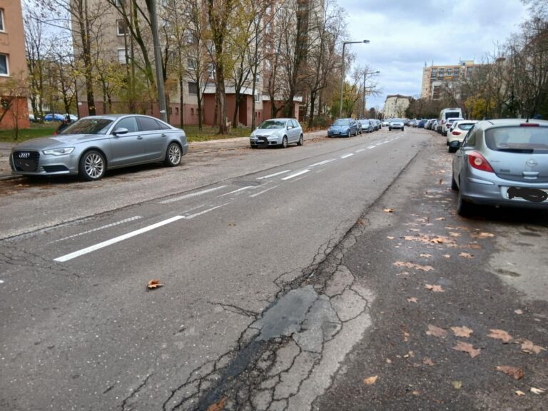Vállalhatatlanul sikerült az Irinyi utca útburkolati jeleinek felfestése
