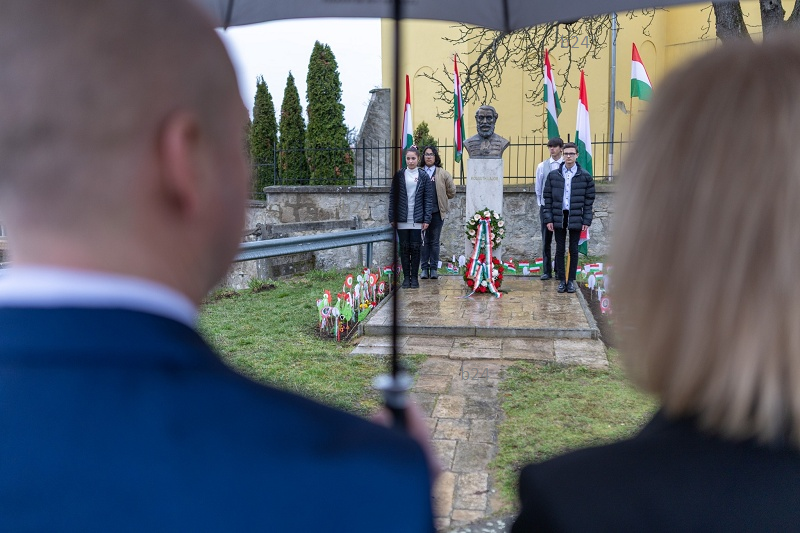 Még szinte ki sem kerültek a Tisza jelöltek nevei, a megyei közgyűlés fideszes elnöke máris nekik ugrott