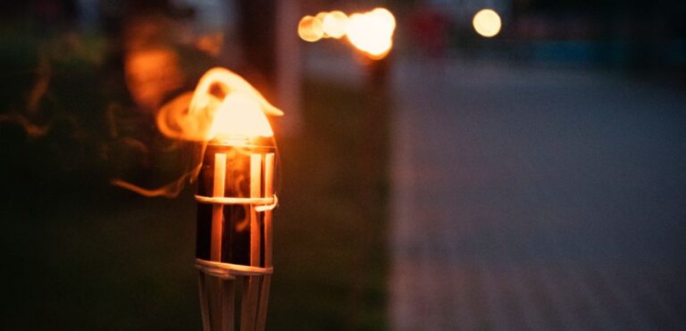 Kettőskereszt állítással és fáklyás felvonulással ünneplik advent második vasárnapját