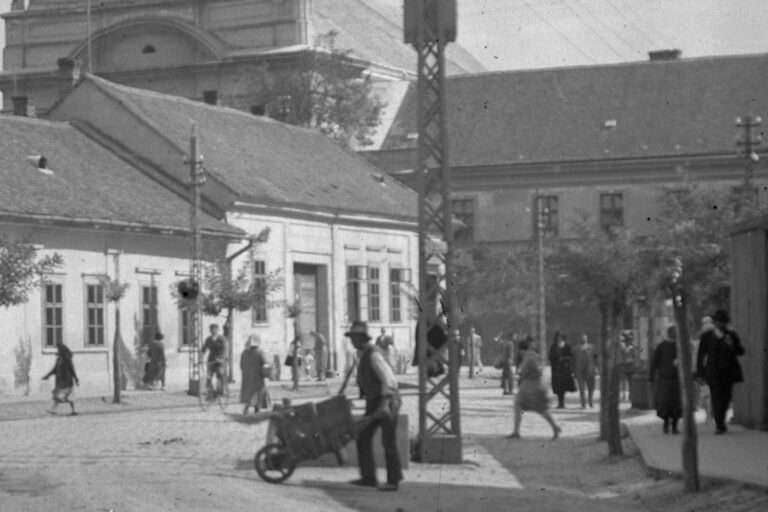 Eltűnt utcák nyomában: virtuális séta nyílt Kecskemétről – interjú Bezsenyi Ádám történész-muzeológussal