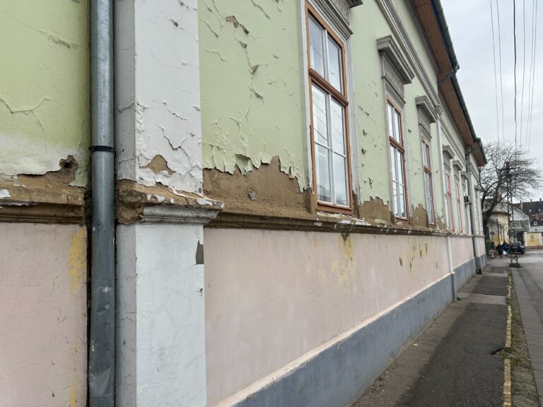 A tankerület szerint a kecskeméti Magyar Ilona iskola állapota „a közvélekedéssel ellentétben stabil”