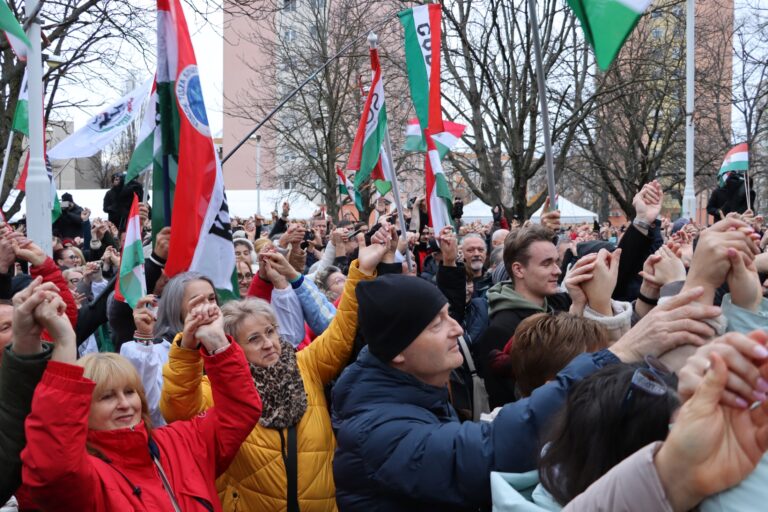 Mit gondolnak a kecskemétiek Magyar Péter országjárásáról, a TISZA-jelöltekről és a közhangulatról? – videó