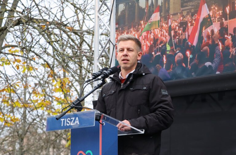 Szőlő utca, MNB-botrány, földmutyik – Magyar Péter interjúja a KecsUP Híreken (videóval)