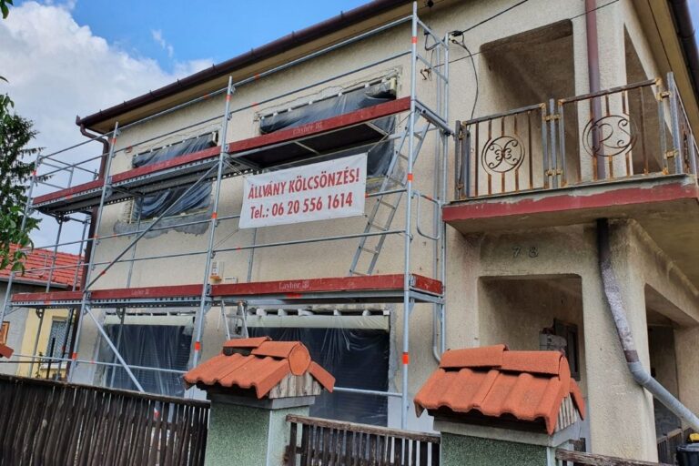 Lakossági felújítások állványozása – mire figyeljünk családi házak esetében?