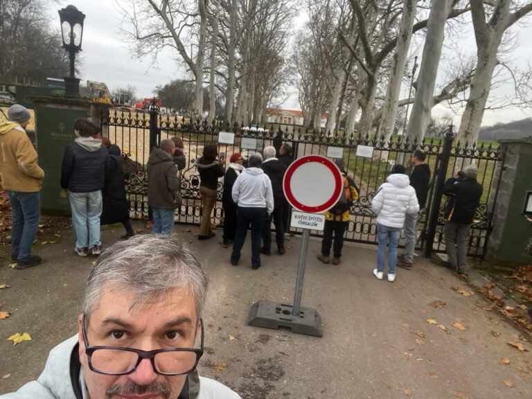 Hádházy egymilliós csaptelepeket posztolt Orbánék golfklubjából