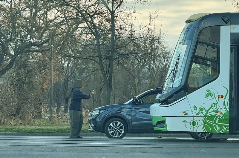 Ha hiányoltuk volna: a karácsonyi időszakot sem úsztuk meg villamosbalesetek nélkül Miskolcon, rögtön kettő is történt