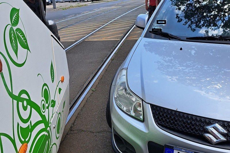 Egyetlen, borzalmas helyen megálló furgon akasztotta meg a teljes miskolci villamosközlekedést