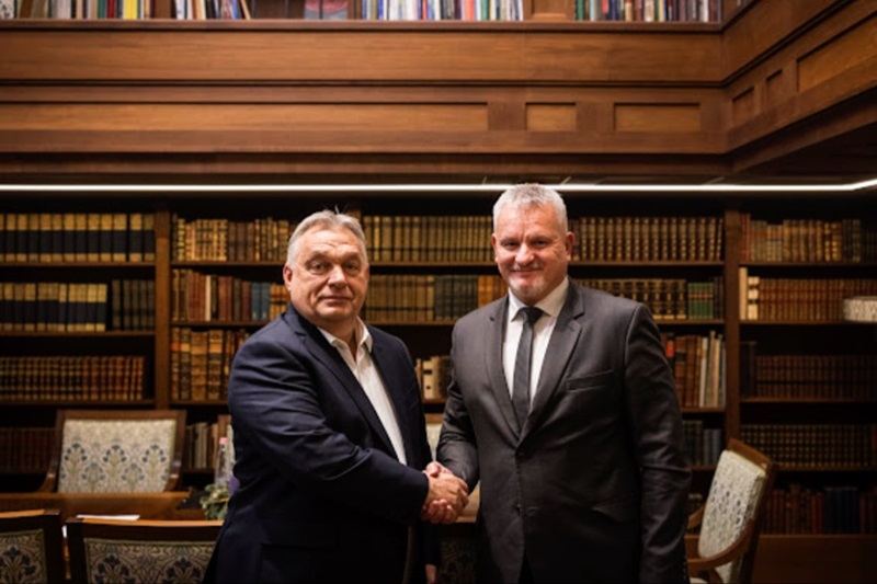 Elpárolgott uszoda, fojtogatás a pszichiátrián, harcjárművek a főutcán – médiaszemle a független helyi sajtóból