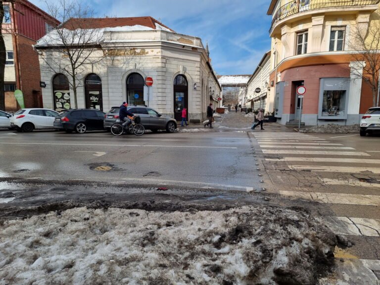 Zajlik az elmúlt hetek téli időjárása miatt keletkezett úthibák felmérése, kijavítása