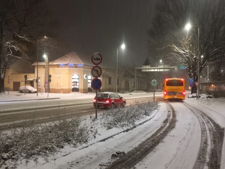 Hóhatár (véleménycikk)