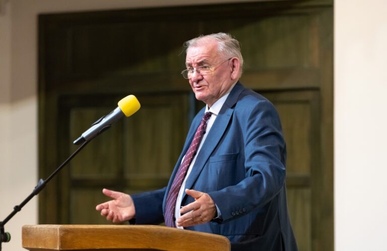 Újra Lezsák Sándort indítja a Fidesz a kiskunfélegyházi választókerületben