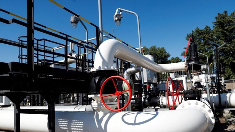 Már szinte mindenkinek olcsóbban mérik az oroszok a gázt, mint Magyarországnak