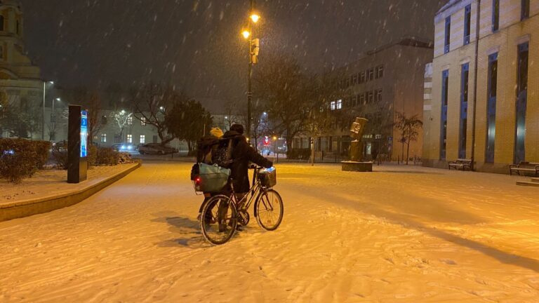 Így is lehet kommunikálni: a lakiteleki önkormányzat folyamatosan posztol a hóhelyzetről és figyelmeztet a veszélyekre
