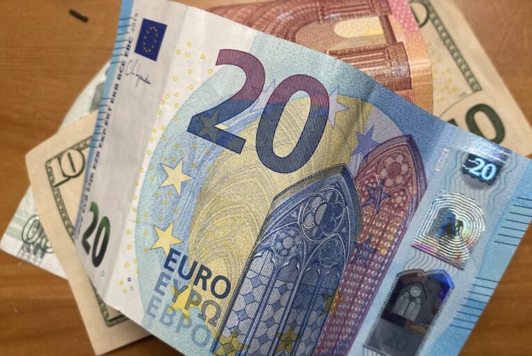 A magyar állam felvett hárommilliárd euró új hitelt – és további jelentős hitelfelvételt terveznek