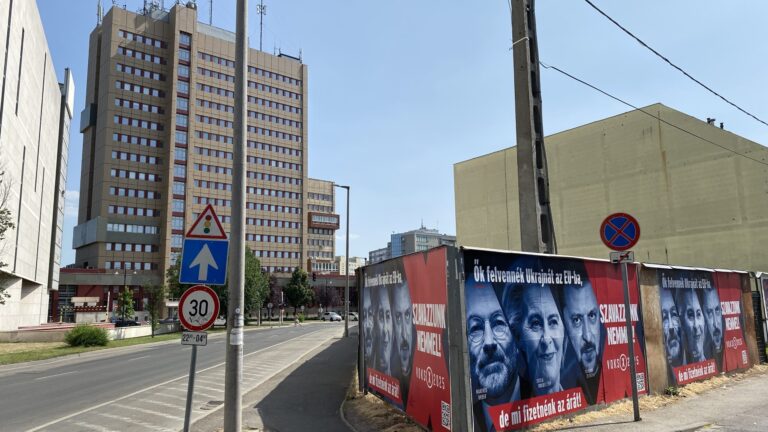 Bíróság: vizsgálni kell a kormányzati propagandára költött közpénzeket