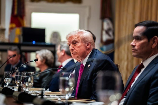 Trump az Irán elleni célzott támadások lehetőségét mérlegeli, a rezsim vezetőit venné célba