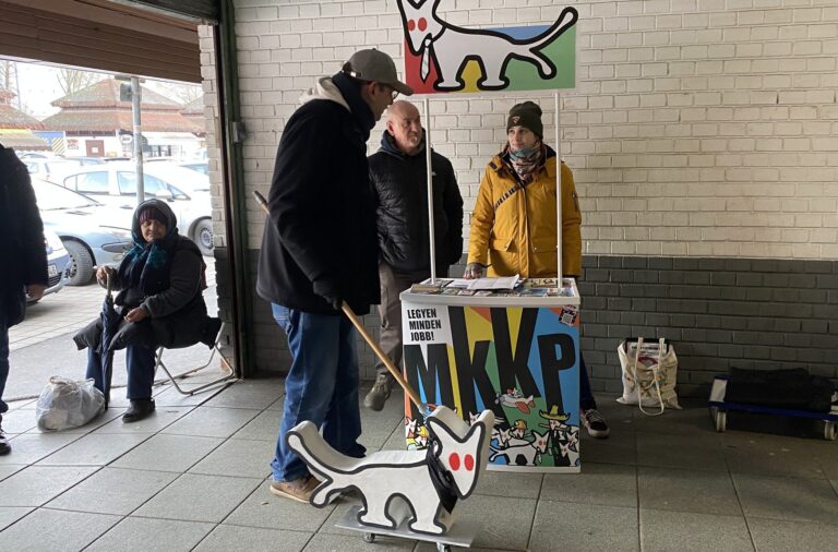 Induljanak-e a kutyák a választáson?