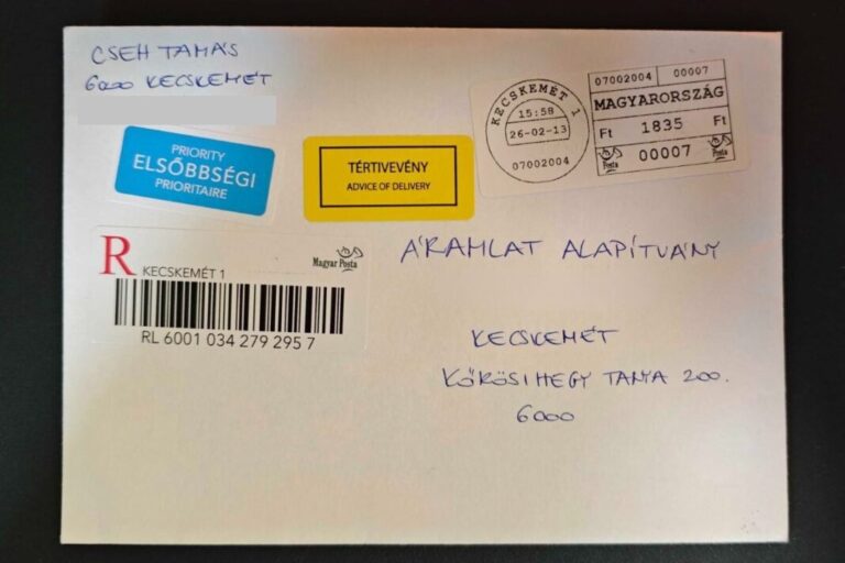 Szerkesztőség a bíróság előtt: üvegvisszaváltással is tehetsz a sajtószabadságért