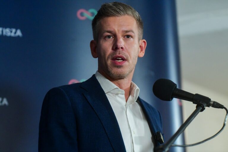 Magyar Péter: a titokzatos szoba csak elterelés, a kormány áll mögötte