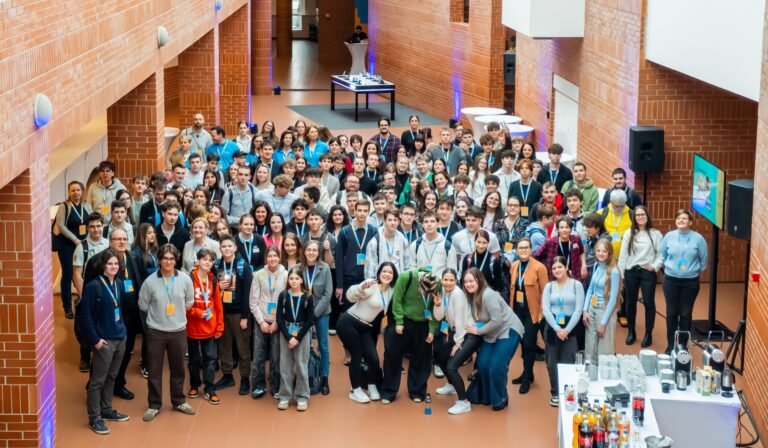 Bányais diákok sikere: három csapatuk is bejuthat a döntőbe a jövő megoldásait kereső versenyen