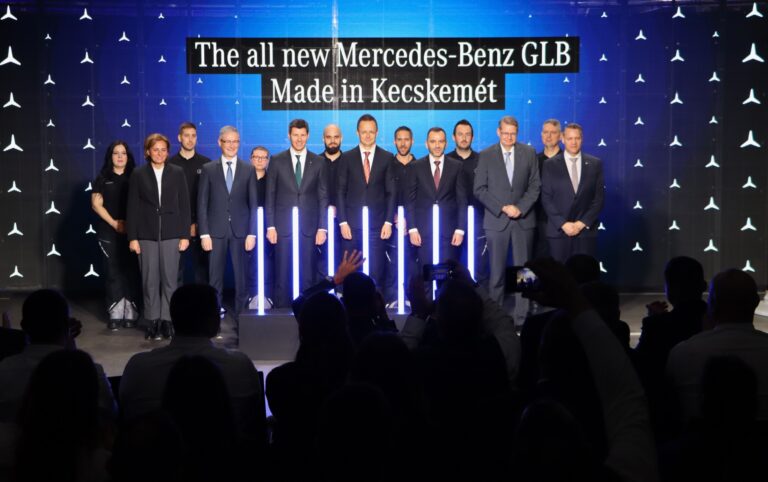 A kecskeméti Mercedes-gyár dolgozói azt állítják, hogy alig kapnak munkát