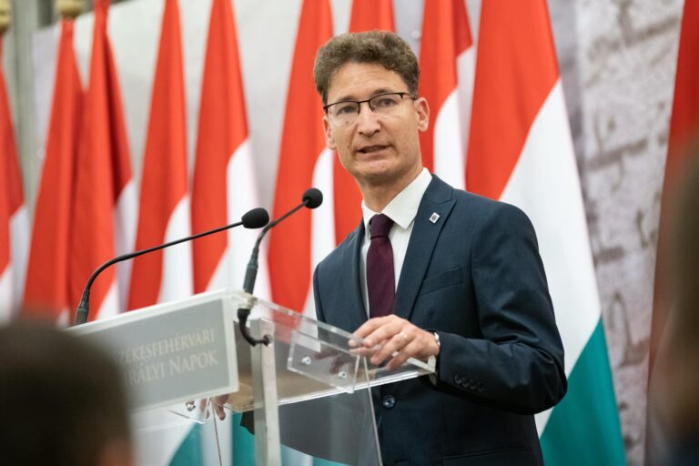 A tiszás képviselőjelöltekkel is leül beszélgetni Székesfehérvár fideszes polgármestere