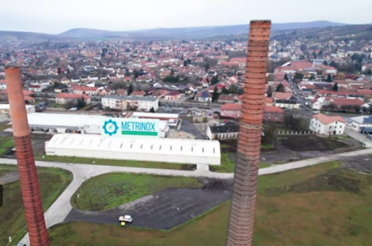 A tervek szerint több tucat új munkahely jöhet létre hamarosan Szerencsen – átadták az új energetikai mérőeszköz gyárat