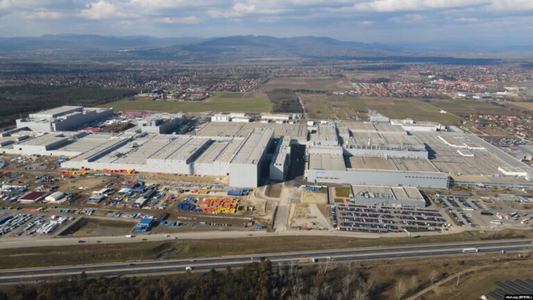 A gödi rákgyár-botrány: felmerült a leállítás, de a kormány végül elvetette – többen feljelentést tettek  