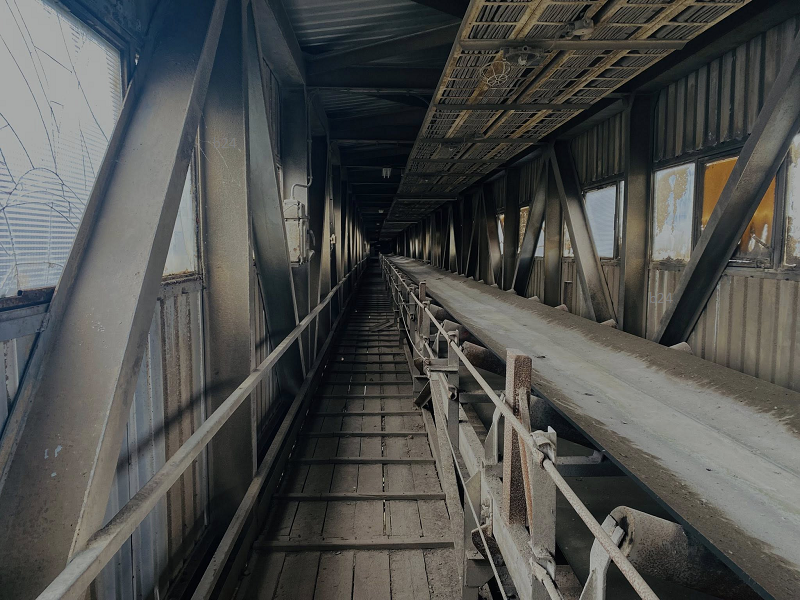 Bejárás: ilyen a miskolci cementgyár belülről – elhagyatva