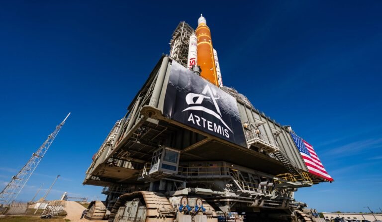A Hold túloldalára indul négy űrhajós az Artemis II misszió keretében
