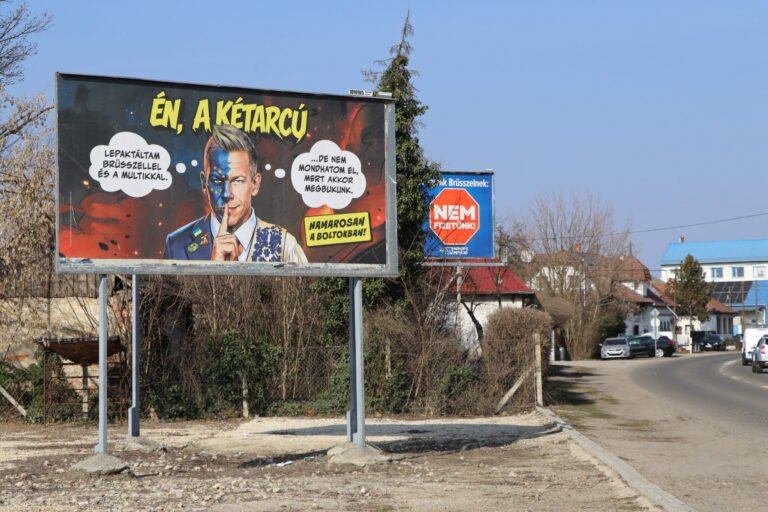 Felszabadulhat Pécs: az önkormányzat fellépett a nyomasztó plakátok ellen