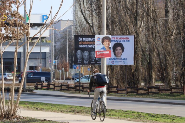 A DK és a Fidesz plakátjai leuralták Kecskemétet, a Tisza Párt egyelőre másként kampányol (galériával)