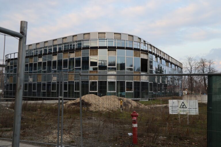 További 19,5 milliárd forintot fizetünk a Neumann János Egyetem campusáért