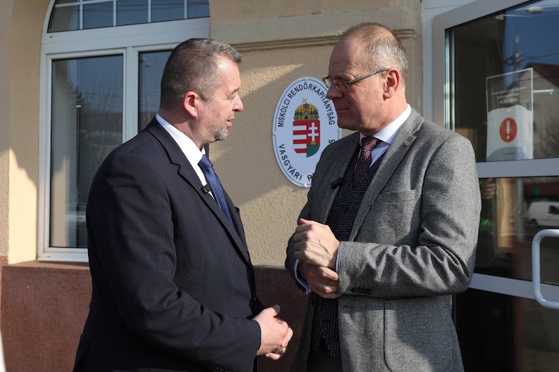 Óvóhelyek, törvénysértő kampány és indulatos fórum – ez történt a héten