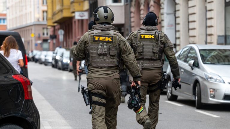 Az ukrán külügyminiszter szerint a magyarok „túszul ejtették” az ukrán állami takarékbank alkalmazottait